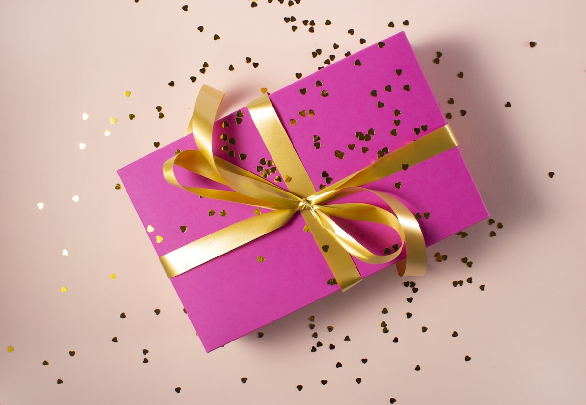 Gift ideas for music producers and beatmakers — headphones and studio accessories